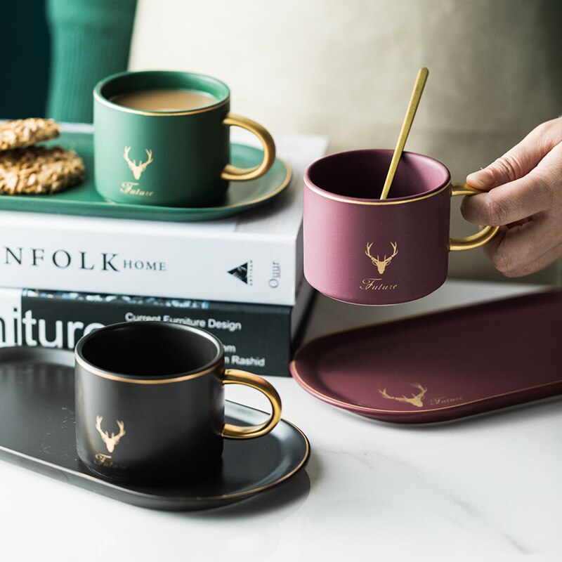 Koffiekopjes set in Europese stijl