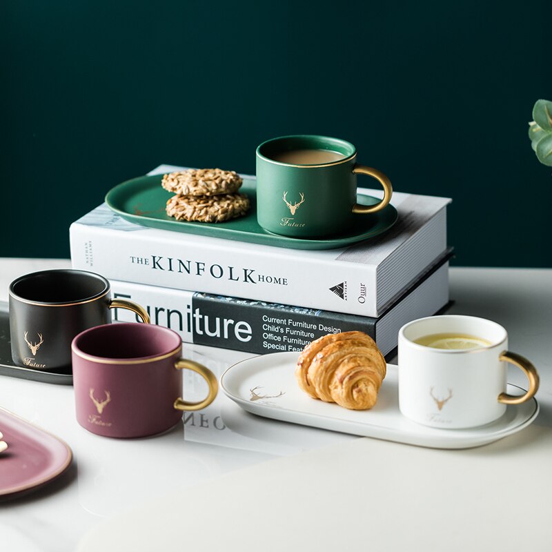 Koffiekopjes set in Europese stijl
