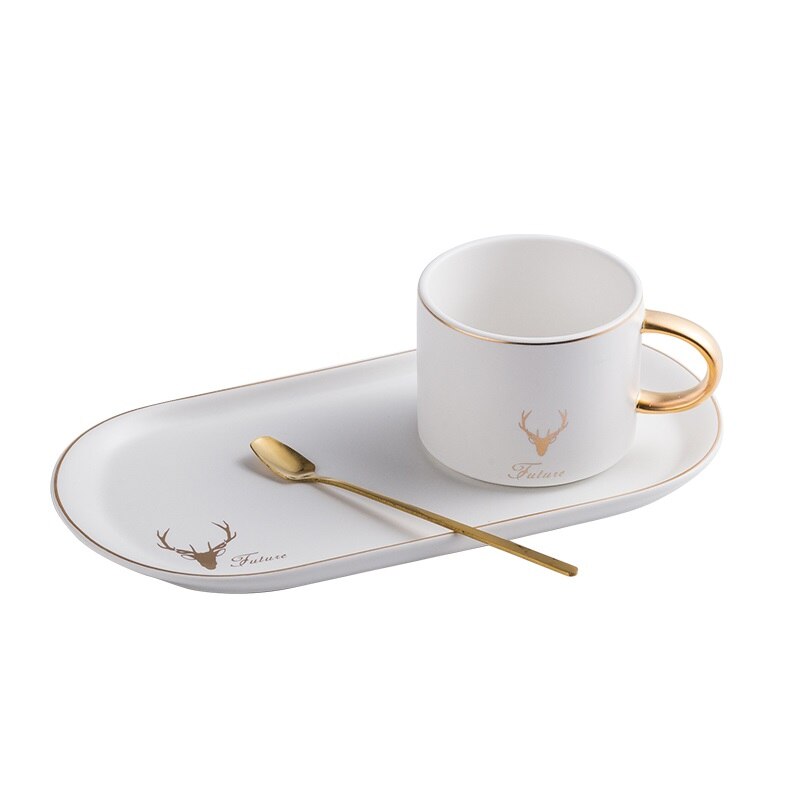 Koffiekopjes set in Europese stijl
